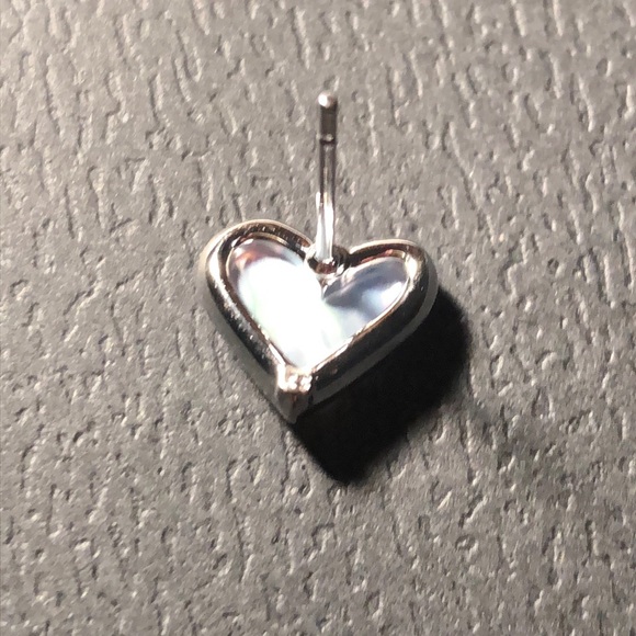 Kendra Scott Ari Rhodium Plated Watercolor Illusion Heart Stud Earrings NWT - Picture 9 of 14